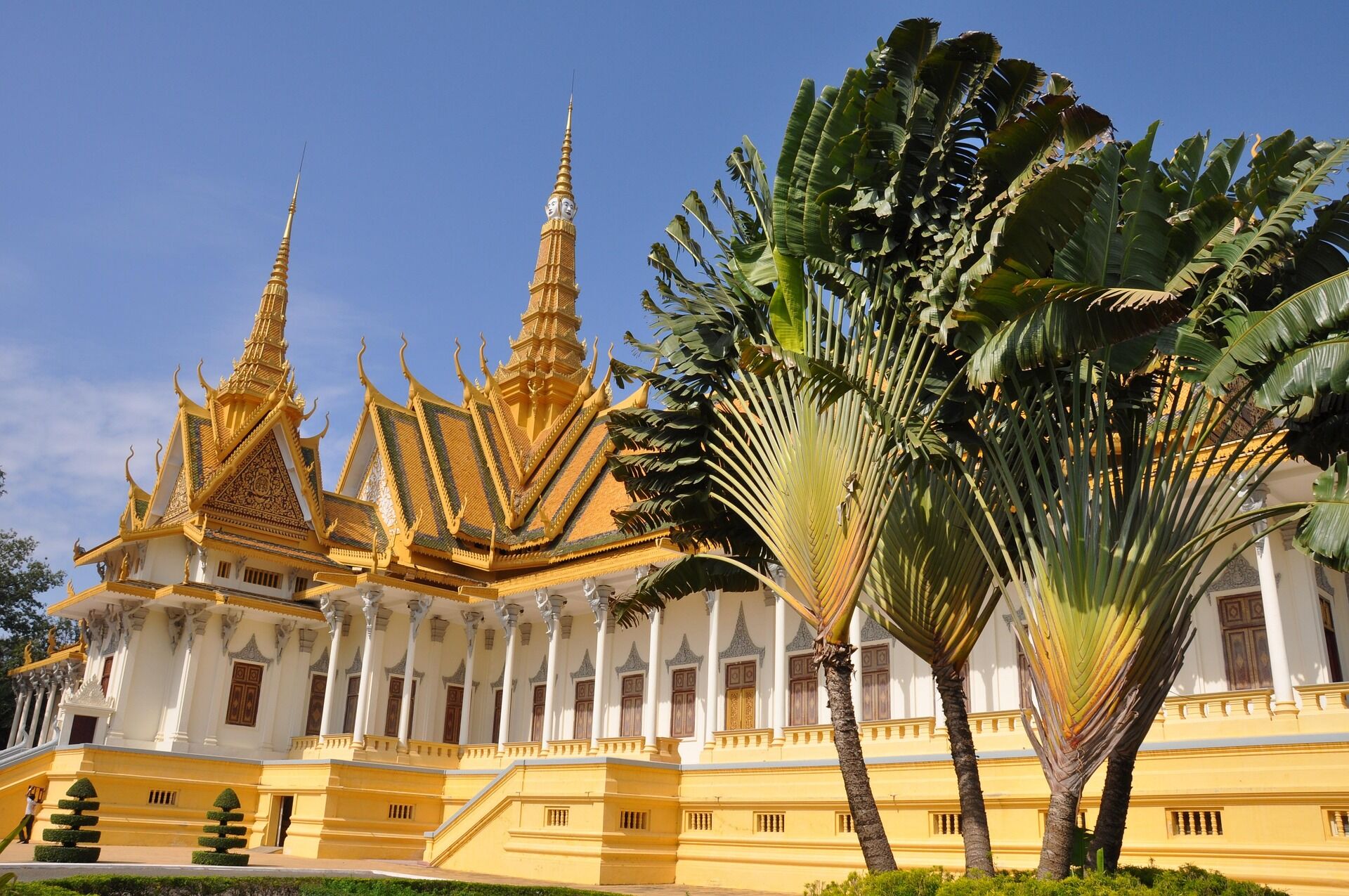 Photograph the historic allure of Phnom Penh